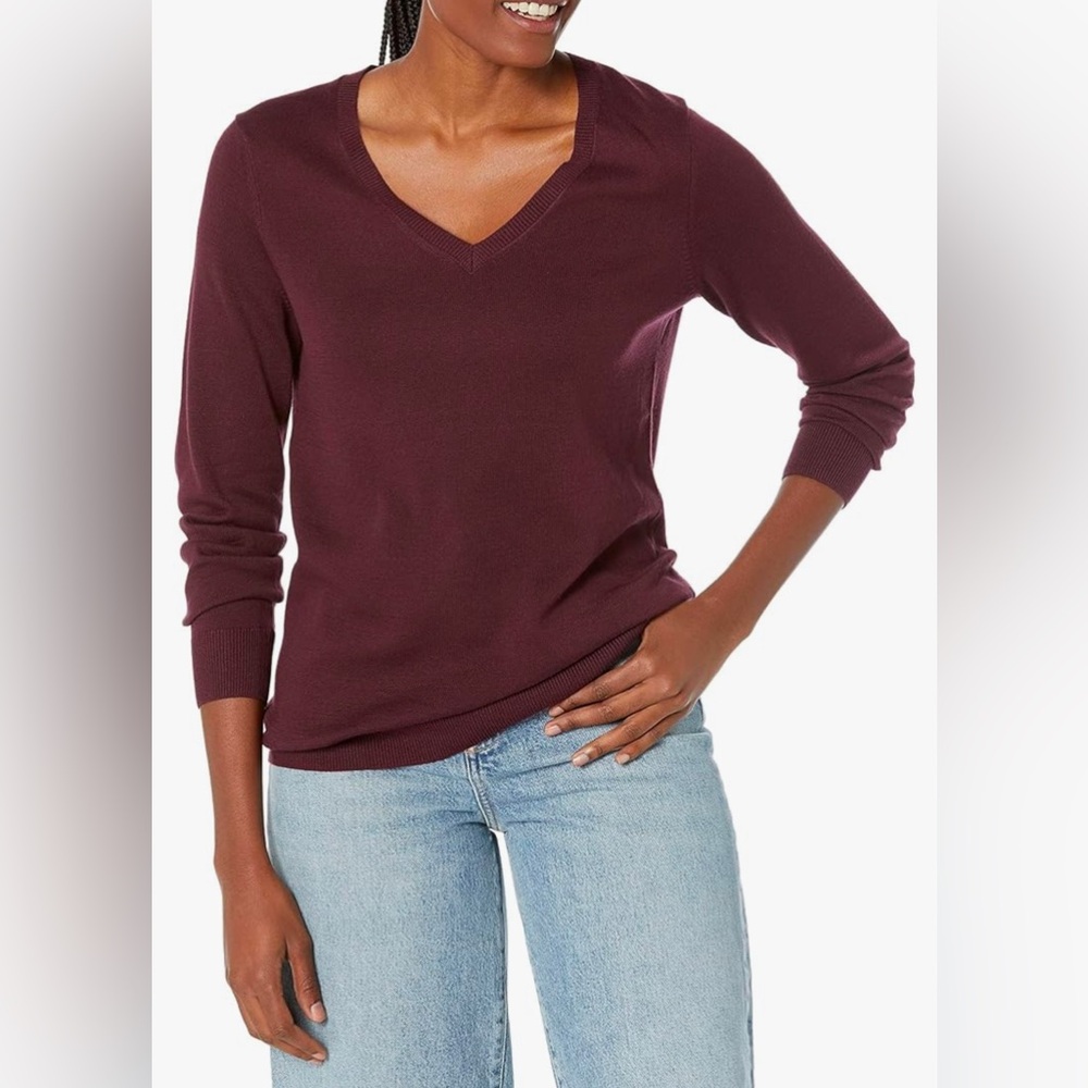 352P Amazon Essentials Women's Classic-Fit Lightweight V-Neck Sweater -Size: 3X